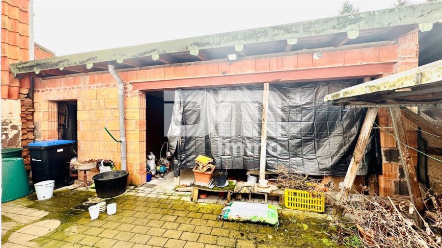 1 - 2 Familienhaus inkl. Anbau BJ 1995 in hervorragender Lage mit Gartenbereich und Nebengebäude - Doppelgarage / Nebengebäude